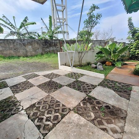 Villa Estetik Di Malang Bagian luar foto