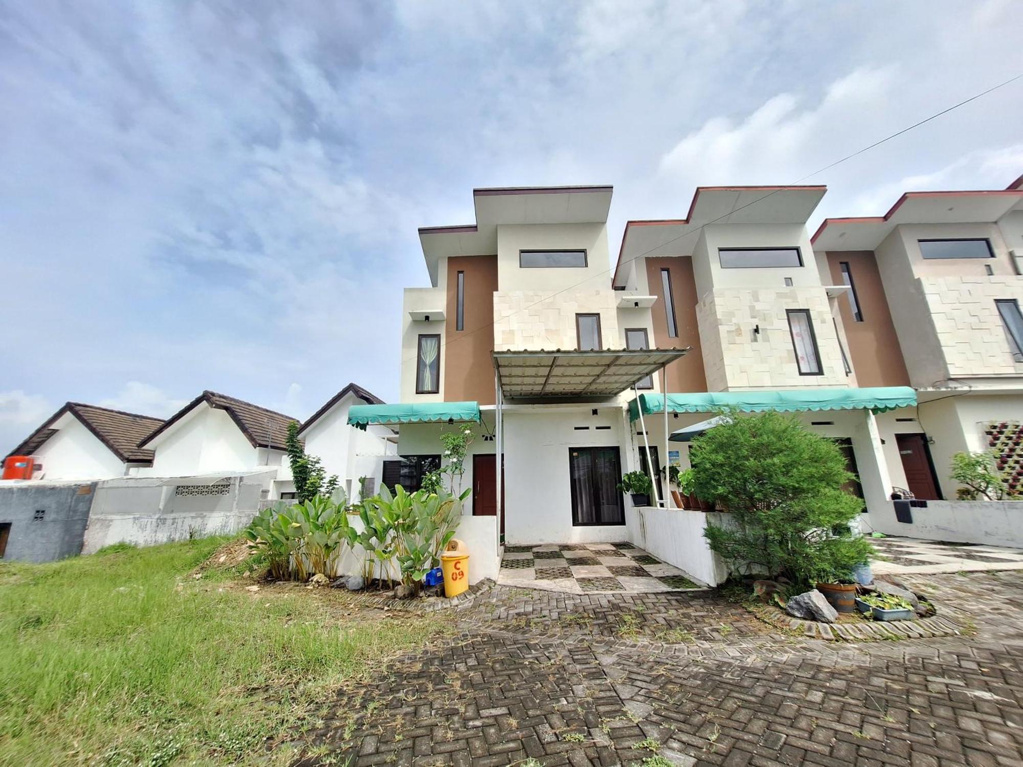 Villa Estetik Di Malang Bagian luar foto